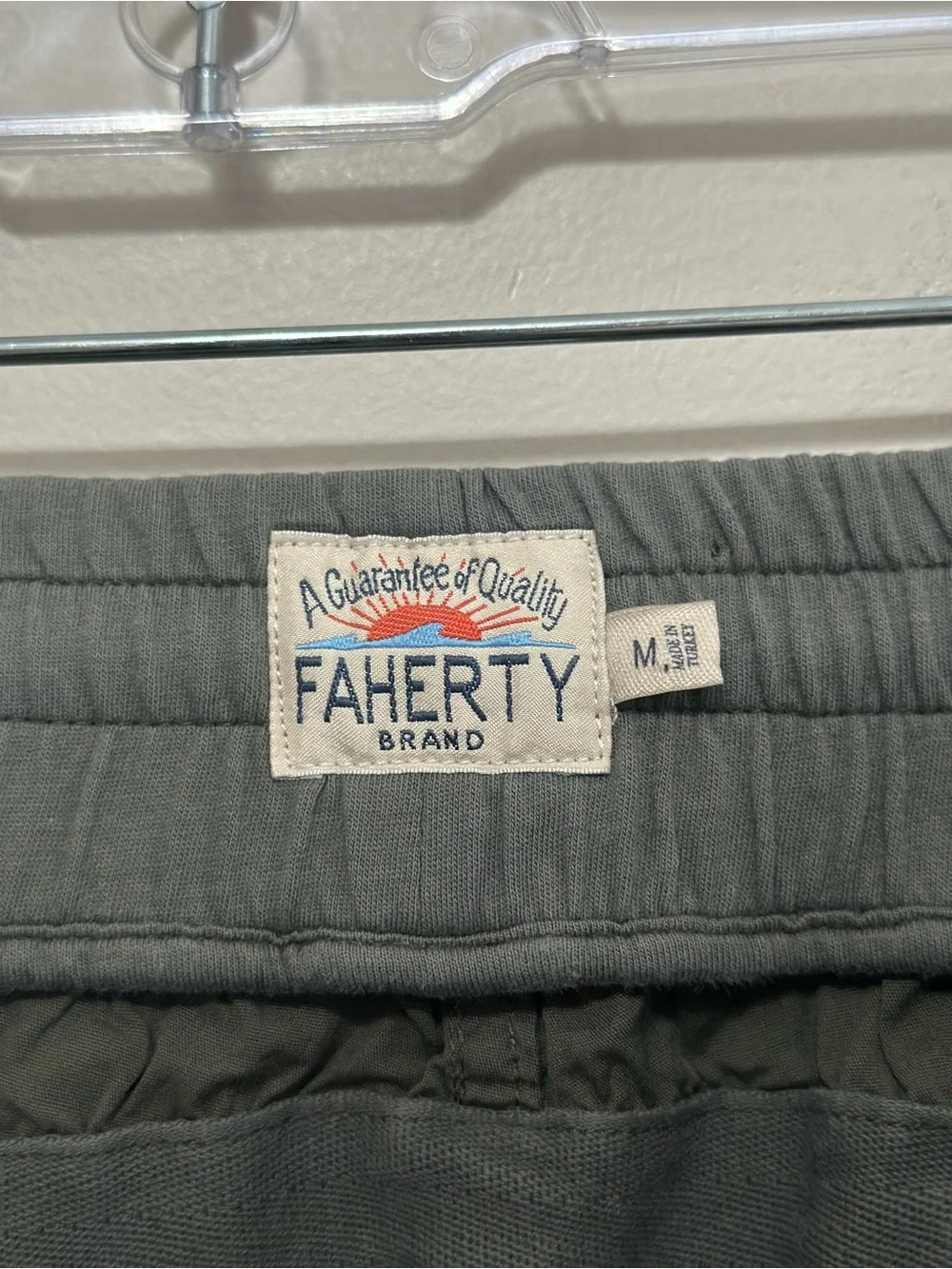 Faherty Brand Men's Olive Green Pull On Utility Shorts Size Medium Elastic Waist